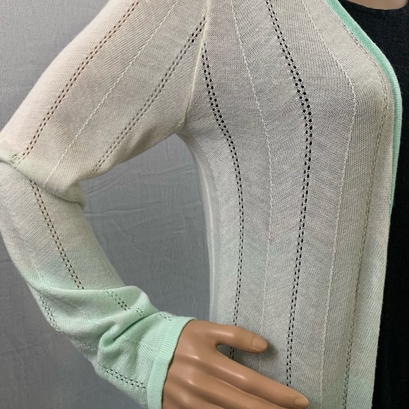 Cardigan sweater like new. Size m - Picture 7 of 9